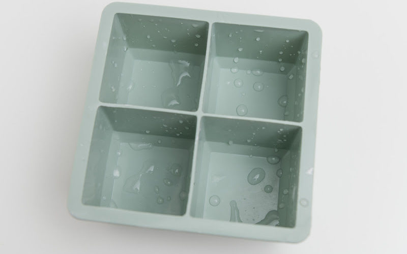 Four compartments container