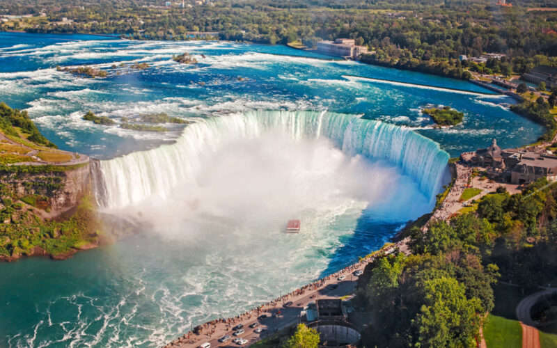 A beautiful view of Niagara Falls.